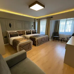 Azra Sultan & **** Istambul